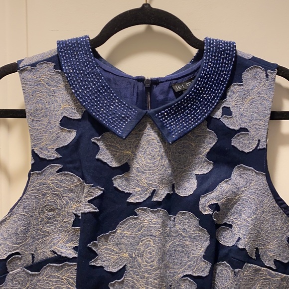 Blue appliqué dress with beaded collar - Picture 2 of 7